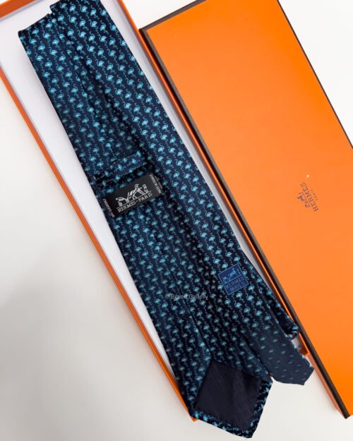 Hermes SWAN PATTERN SILK TIE