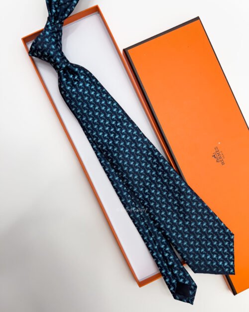 Hermes SWAN PATTERN SILK TIE