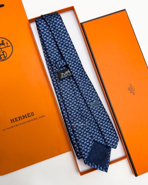 Hermes TURTLE PATTERN SILK TIE