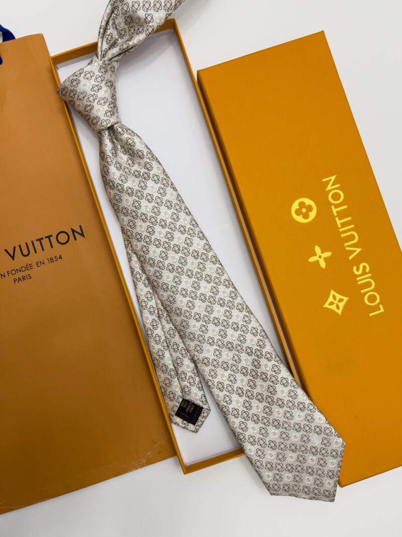 Louis Vuitton Beige VINTAGE BEAR SILK TIE