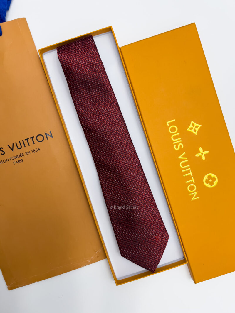 Louis Vuitton Red DIAMONDS V SILK TIE