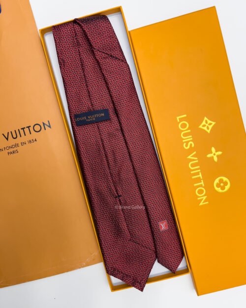 Louis Vuitton Red DIAMONDS V SILK TIE