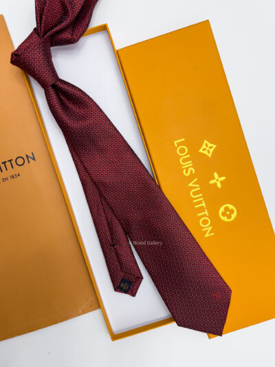 Louis Vuitton Red DIAMONDS V SILK TIE