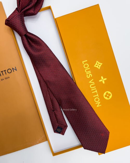 Louis Vuitton Red DIAMONDS V SILK TIE