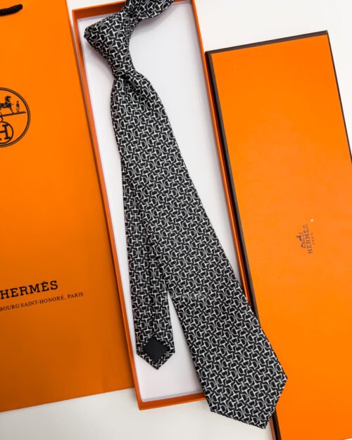 Hermes Black and White VECTOR H SILK TIE