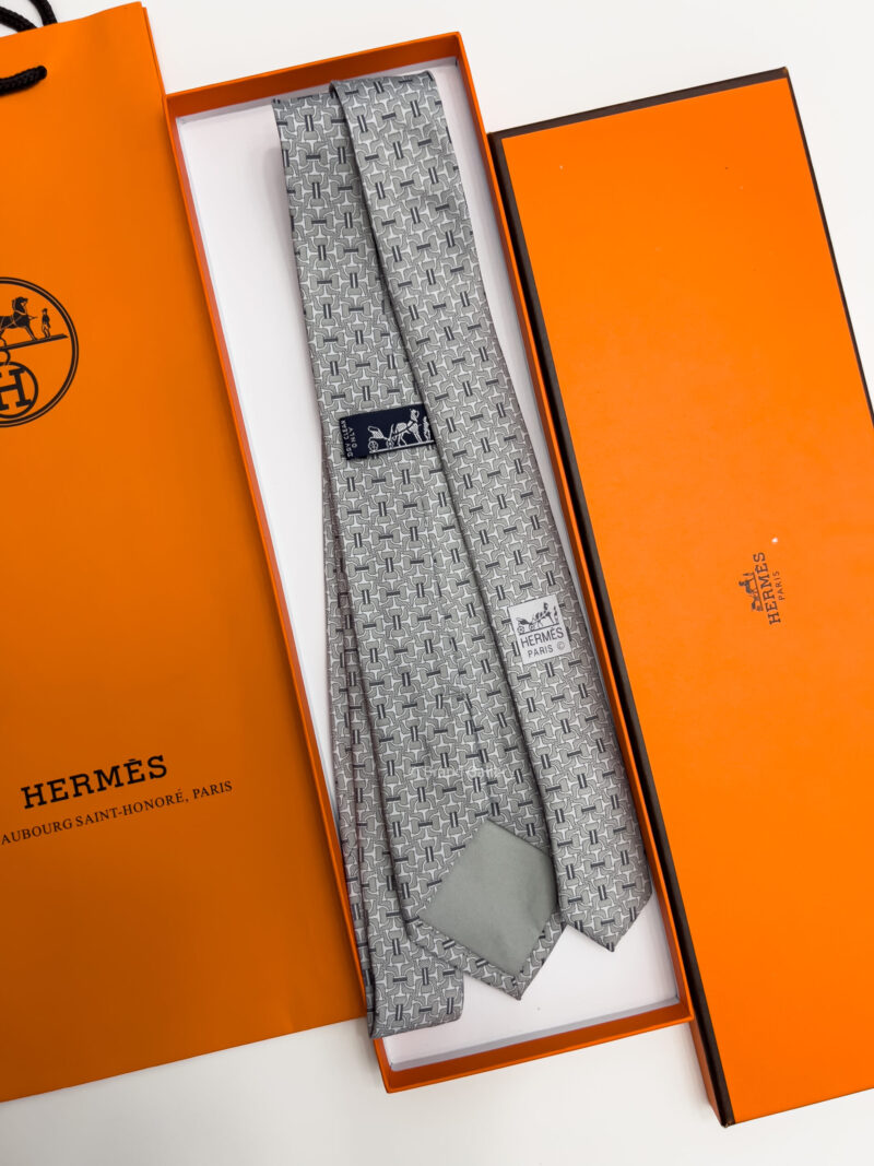 Hermes Grey VECTOR H SILK TIE