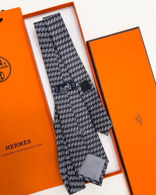 Hermes Grey Black H ROW PATTERN SILK TIE
