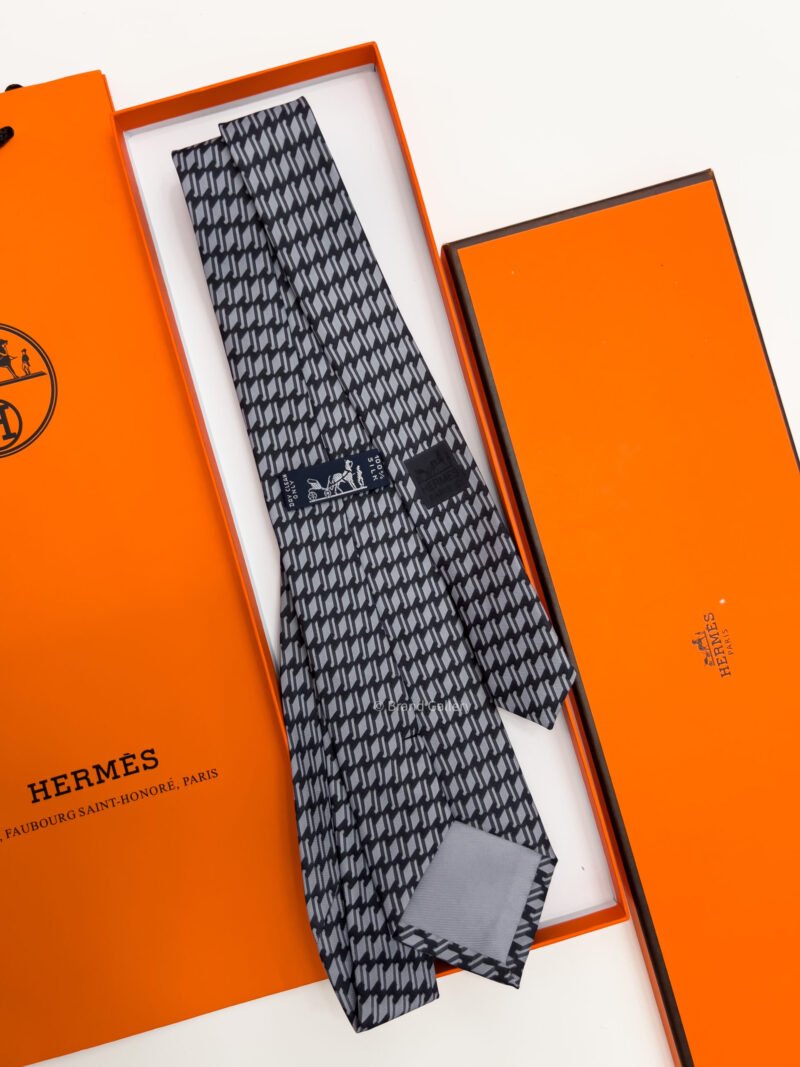 Hermes Grey Black H ROW PATTERN SILK TIE