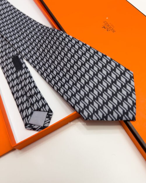 Hermes Grey Black H ROW PATTERN SILK TIE