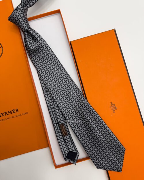 Hermes Grey MORS LOVE SILK TIE