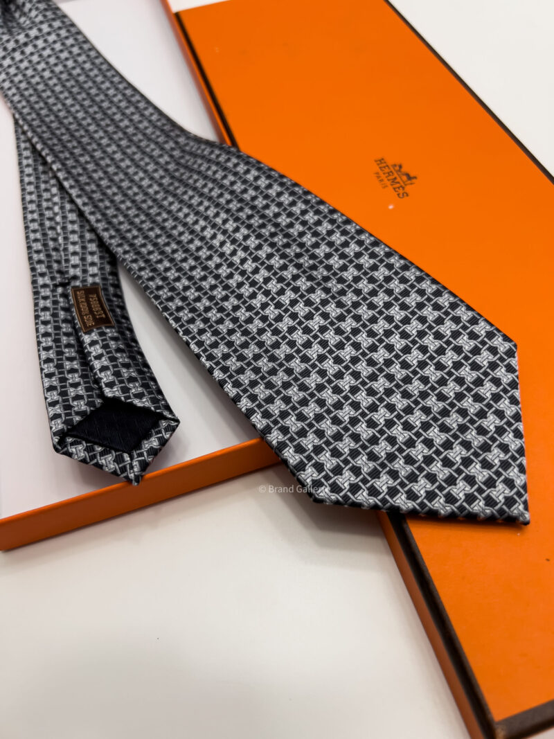 Hermes Grey MORS LOVE SILK TIE