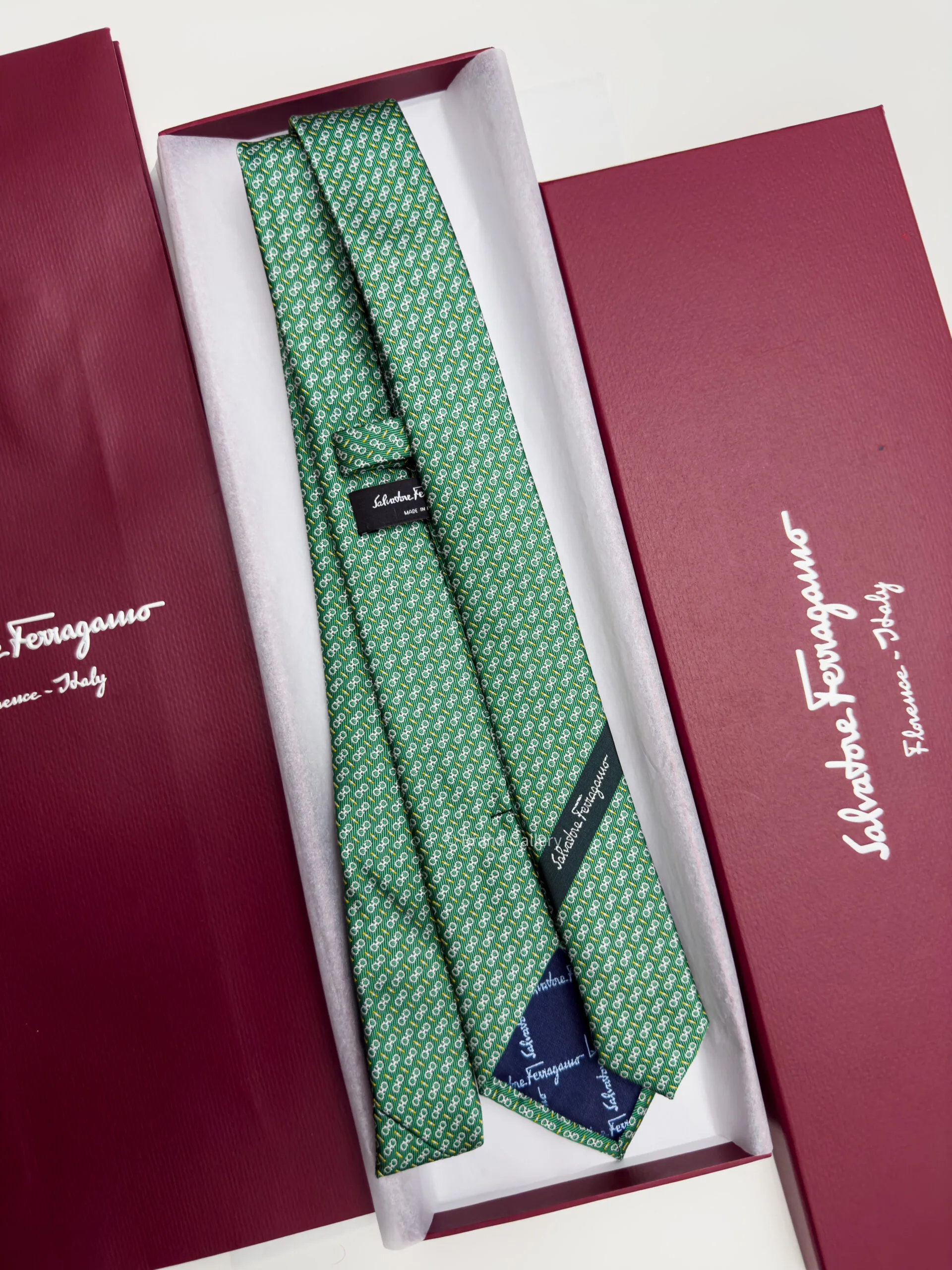 Ferragamo Green ITALIC GANCINI PATTERN SILK TIE
