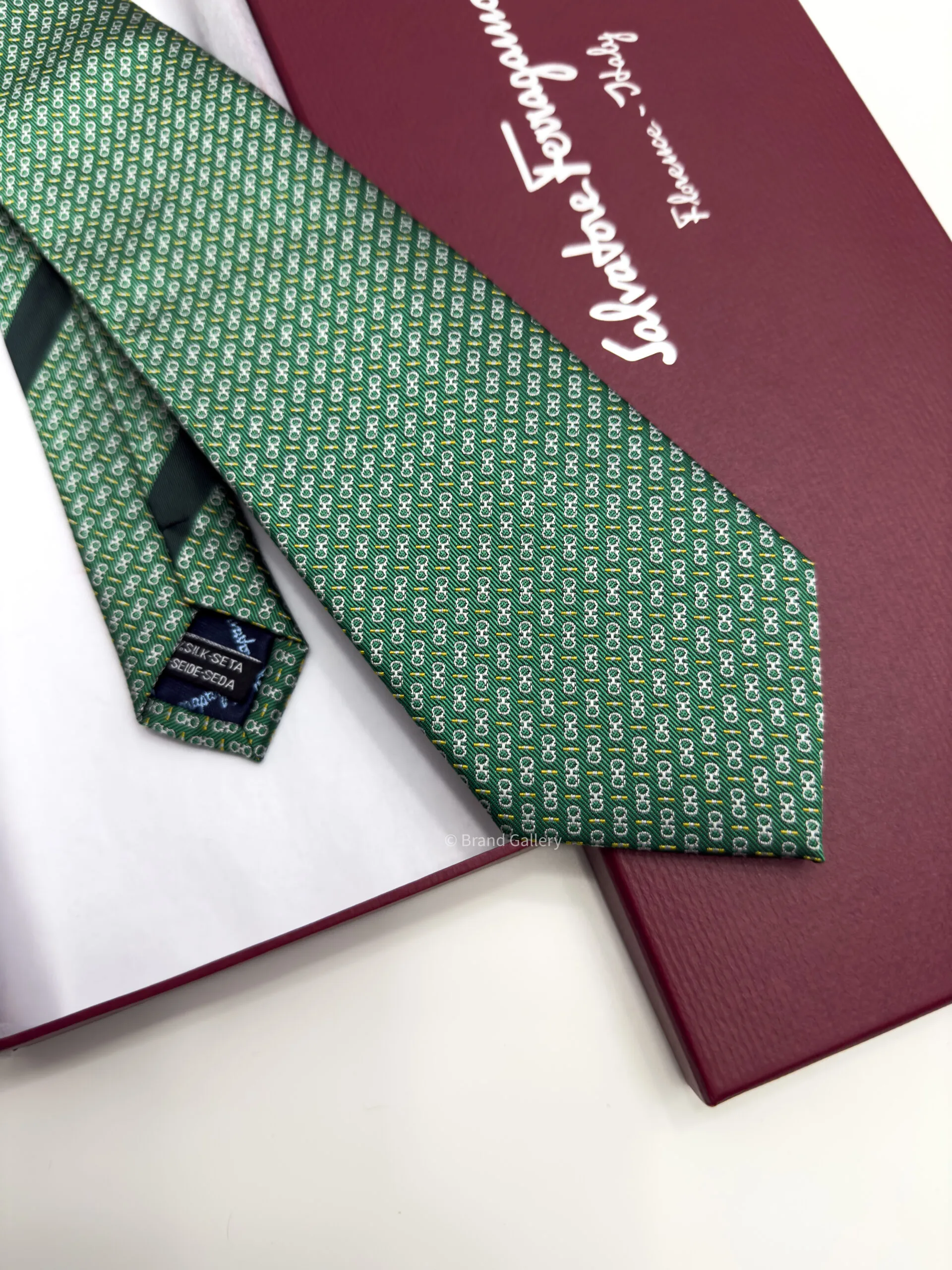 Ferragamo Green ITALIC GANCINI PATTERN SILK TIE