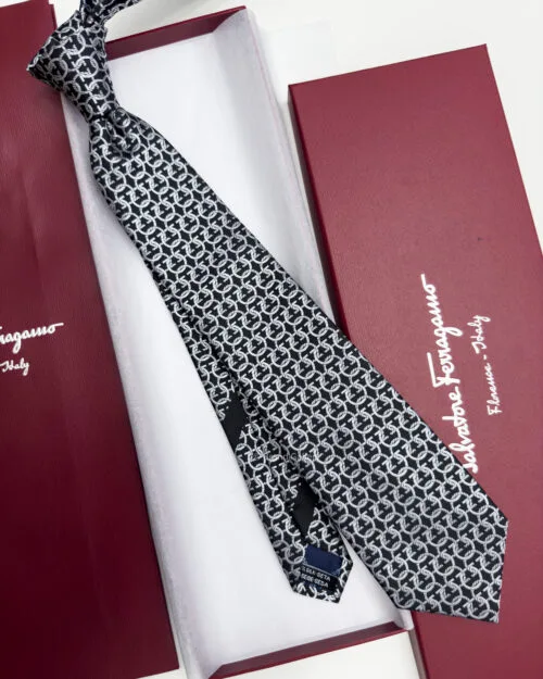 Ferragamo Black White ENTANGLED GANCINI SILK TIE