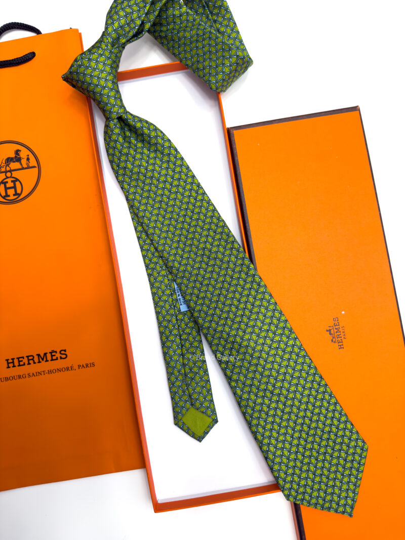 Hermes Interlocking HORSESHOE PATTERN SOFT SILK TIE