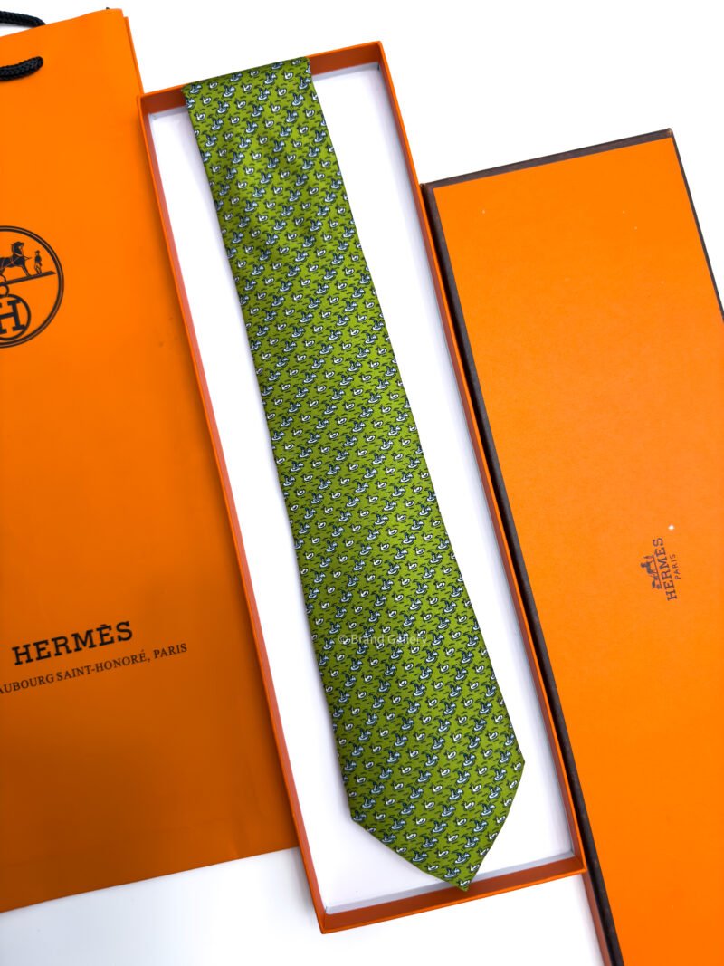Hermes Maximum Green DUCK PATTERN SOFT SILK TIE