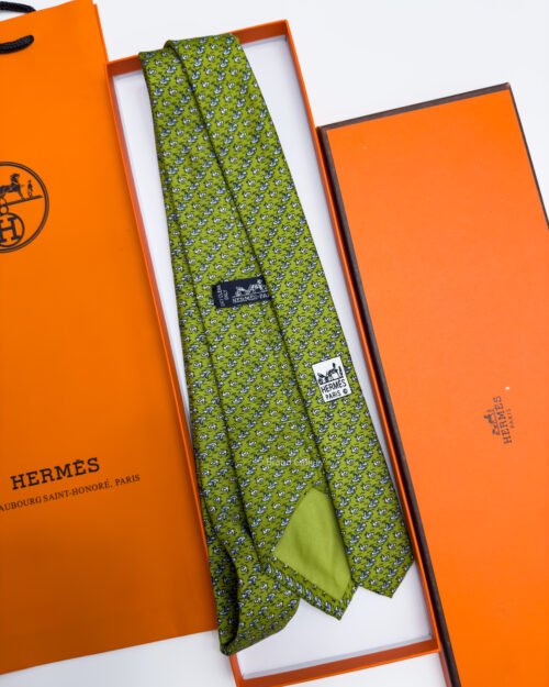Hermes Maximum Green DUCK PATTERN SOFT SILK TIE