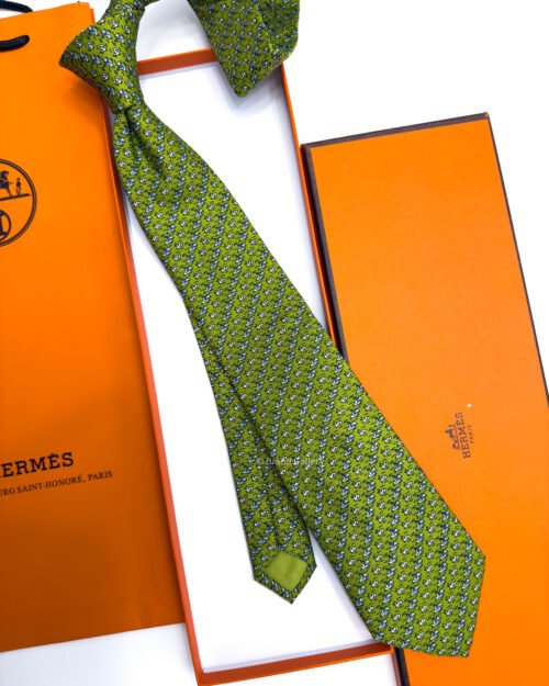 Hermes Maximum Green DUCK PATTERN SOFT SILK TIE