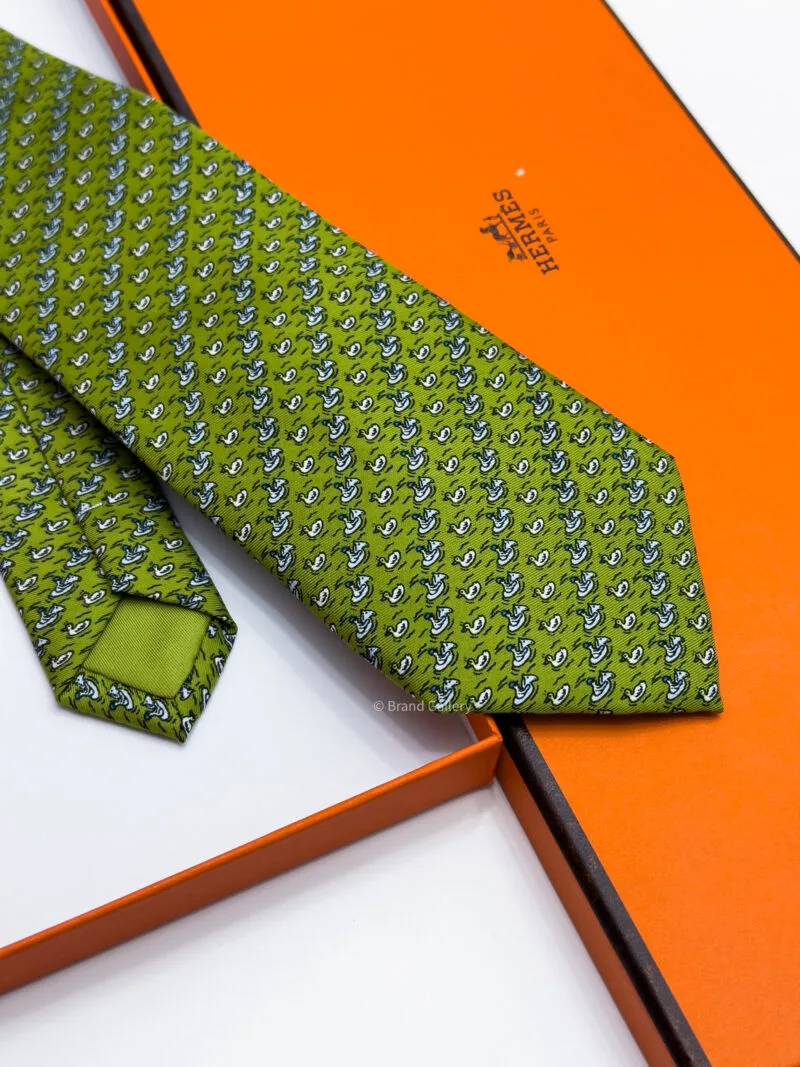 Hermes Maximum Green DUCK PATTERN SOFT SILK TIE