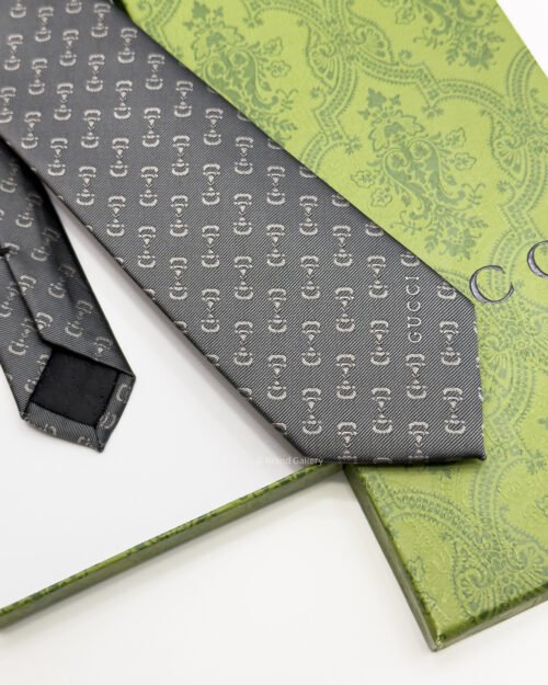 Gucci Anthracite Grey Signature HORSEBIT PATTERN SILK TIE