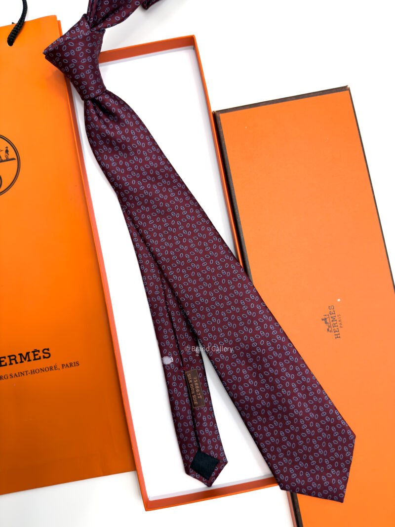 Hermes Bordeaux Faconnee Maillons Silk Tie