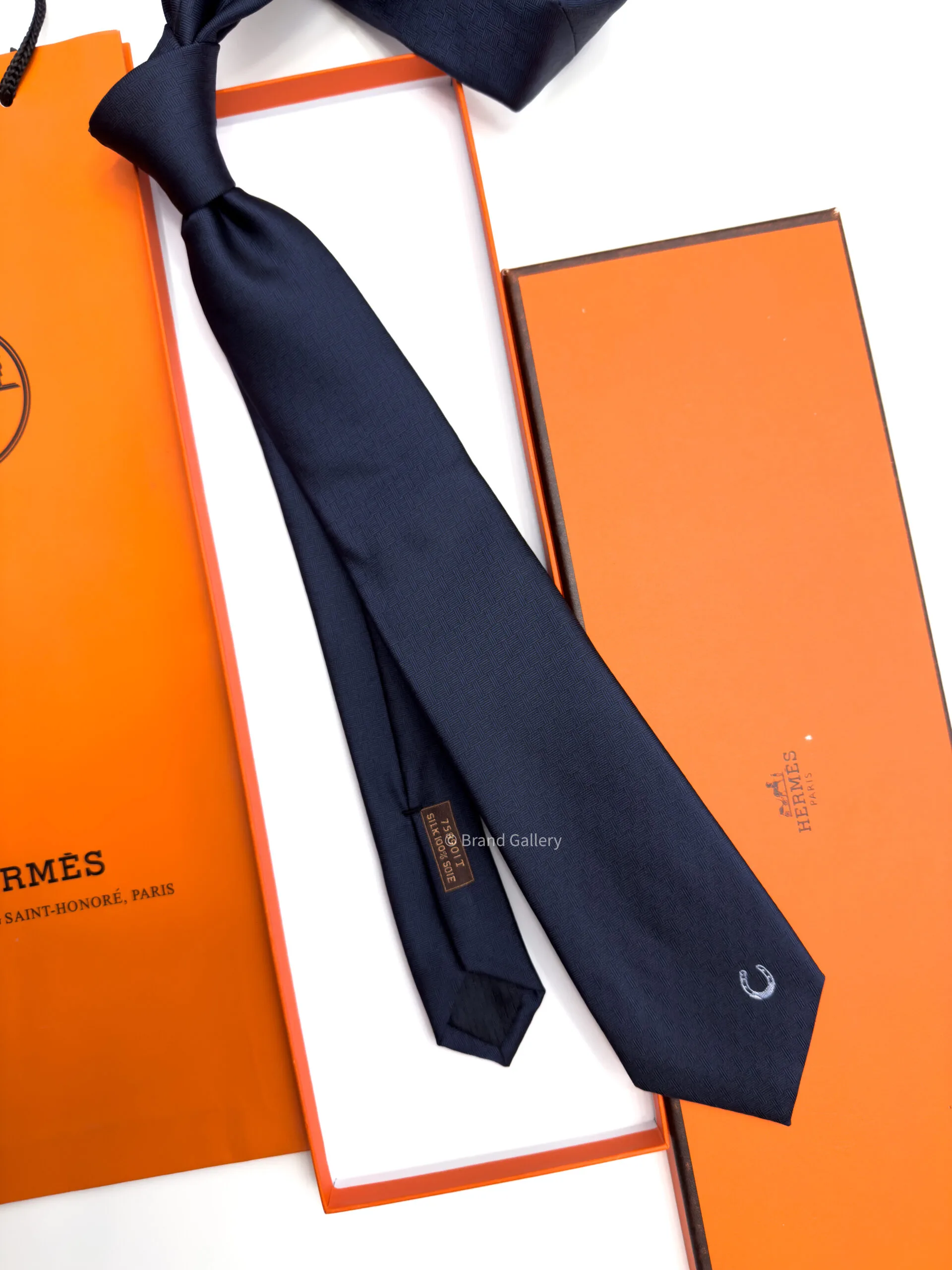 Hermes Navy PLAIN HORSESHOE SILK TIE