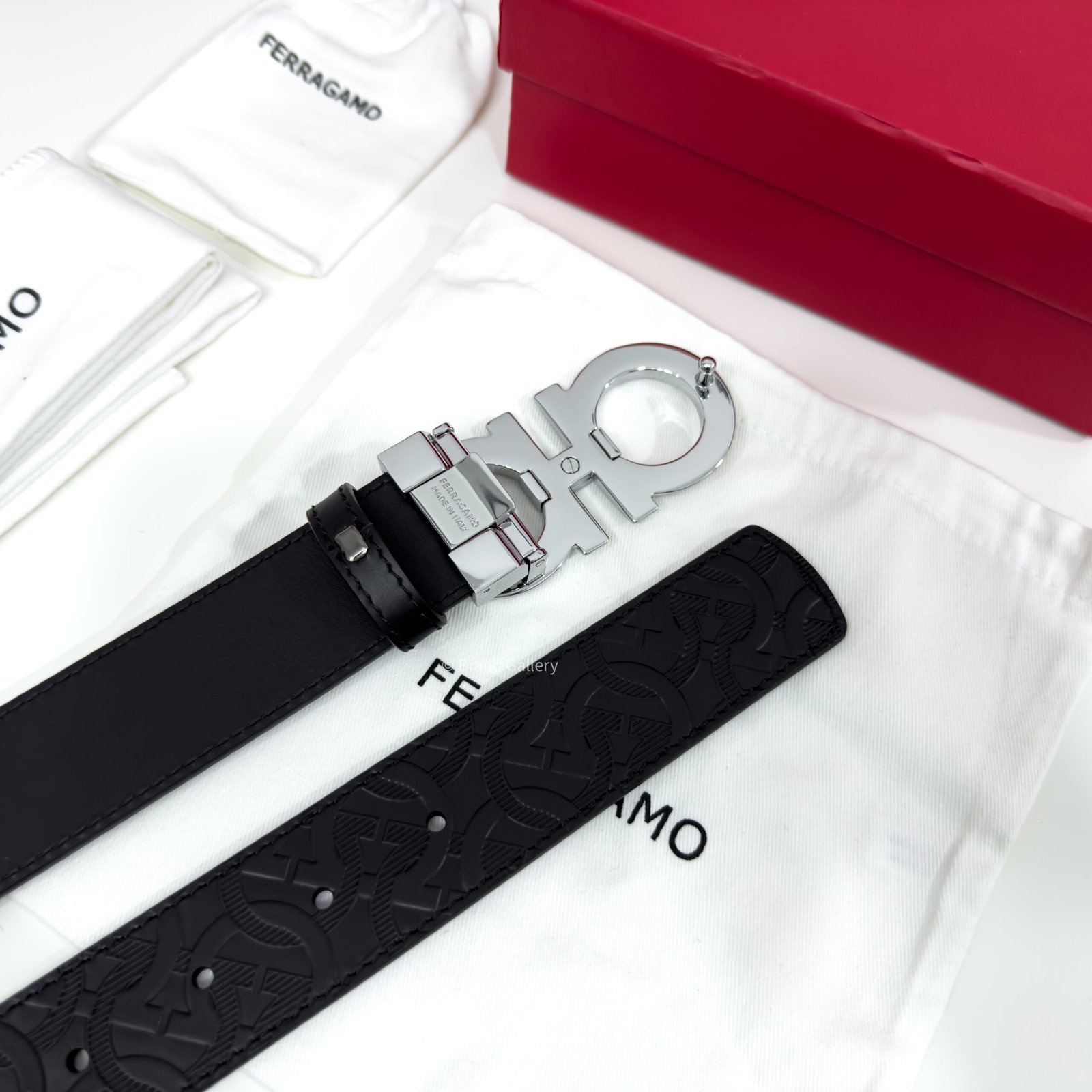 Ferragamo Gancini Buckle Black Reversible Leather Belt