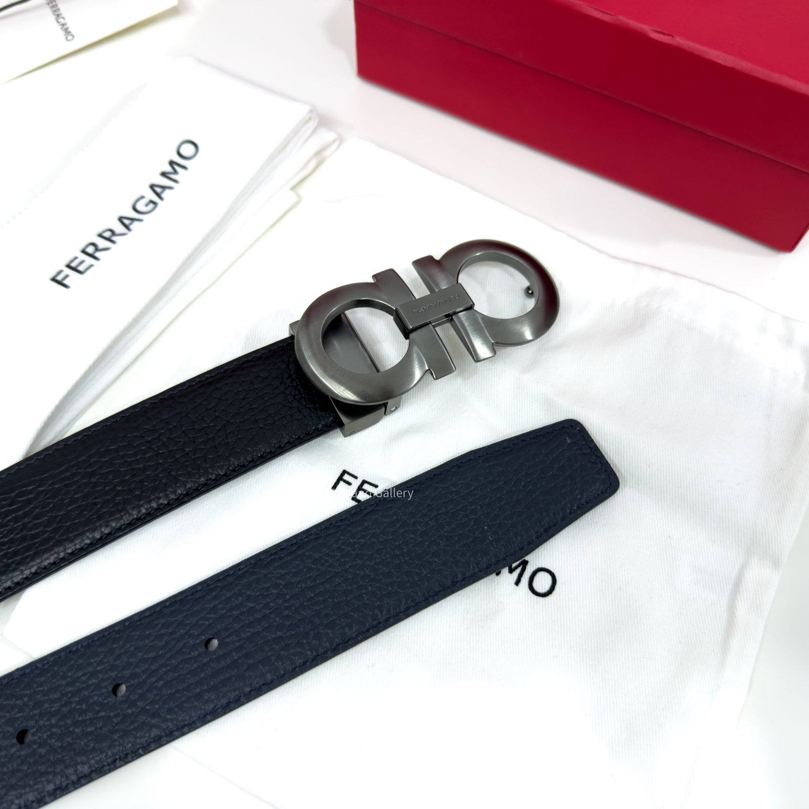 Ferragamo Gancini Buckle Black Reversible Leather Belt