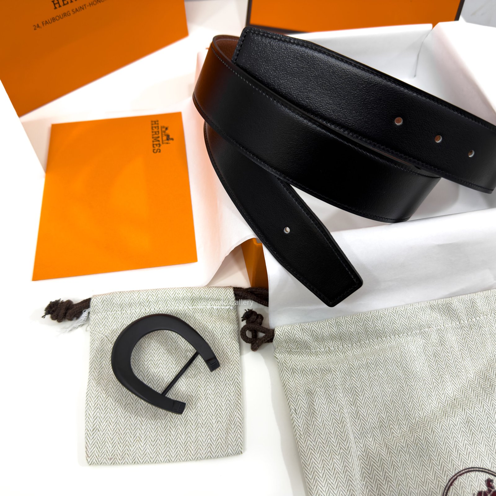 Hermes Horseshoe Buckle Black/Havan Reversible Belt