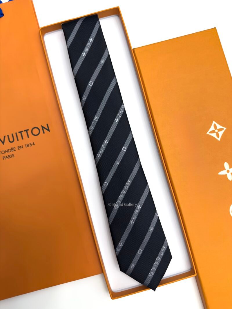 Louis Vuitton Black Vers SILK TIE