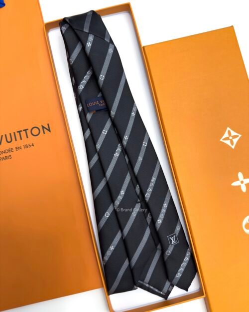 Louis Vuitton Black Vers SILK TIE