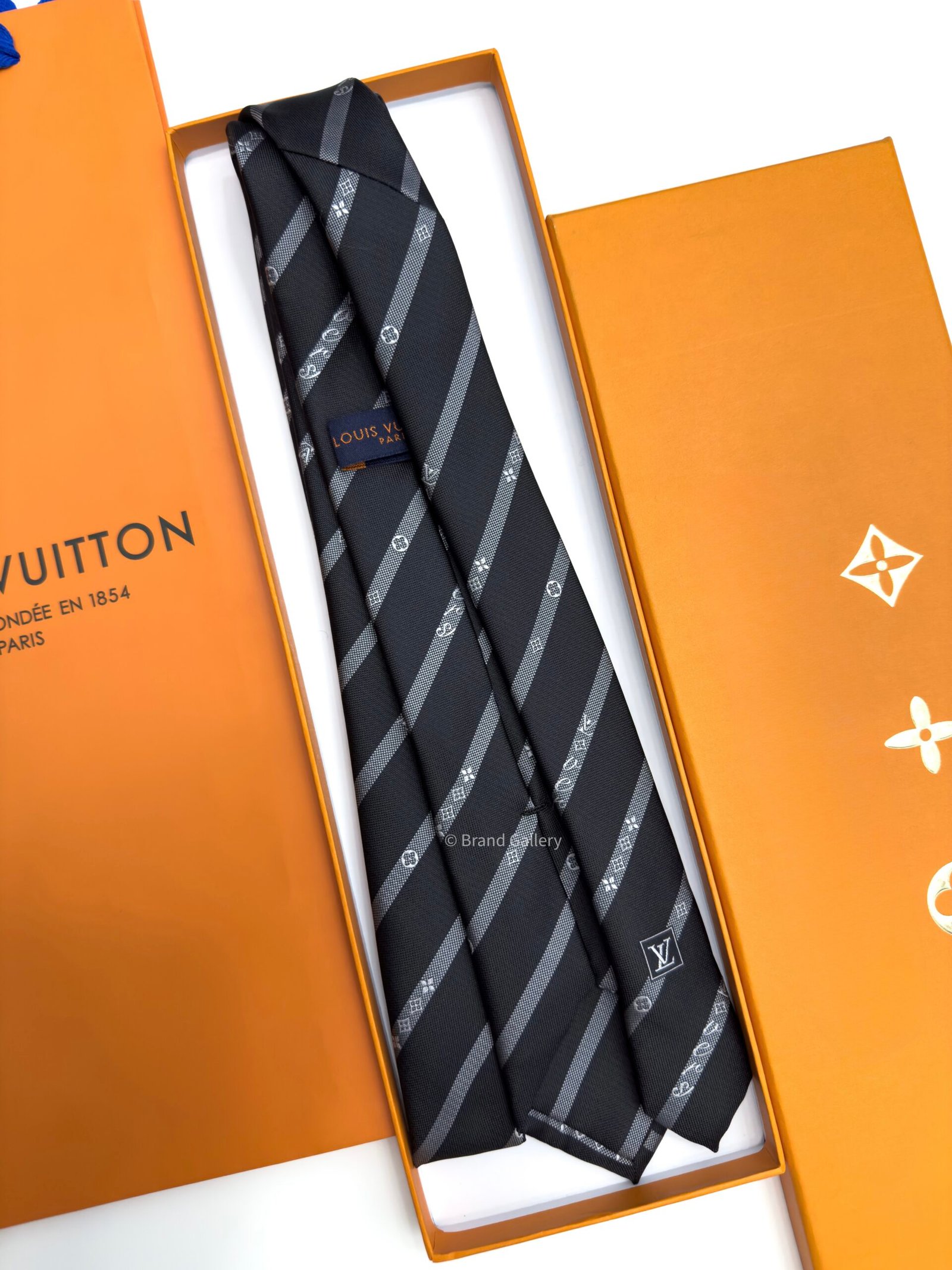 Louis Vuitton Black Vers SILK TIE