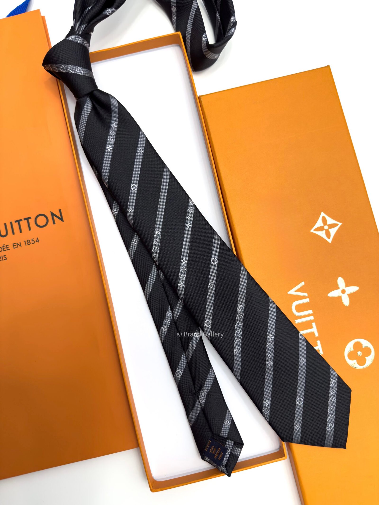 Louis Vuitton Black Vers SILK TIE
