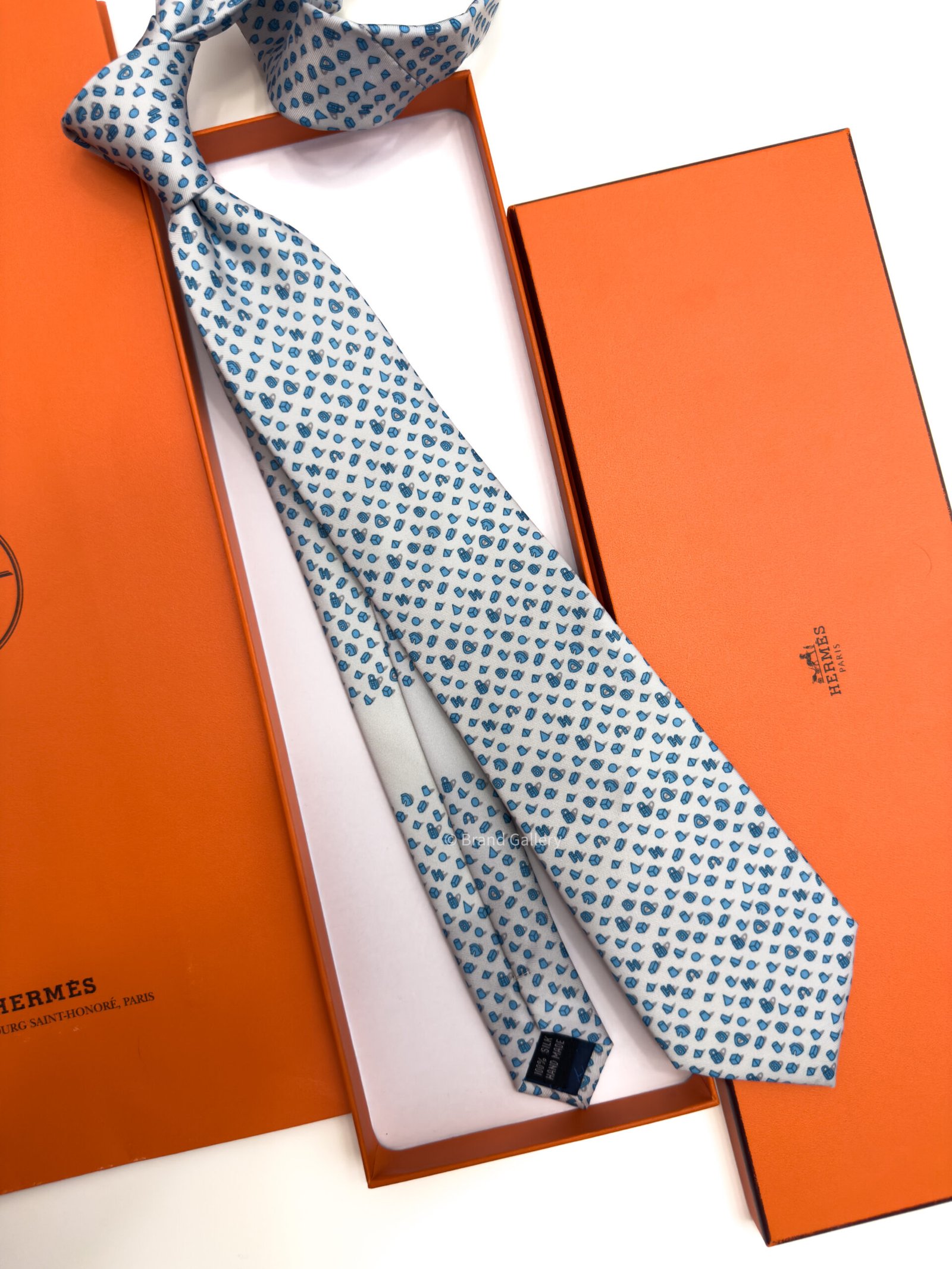 Hermes Light Grey Perspective d'H Soft Silk Tie - Luxury tie - A&A Brand Gallery Egypt