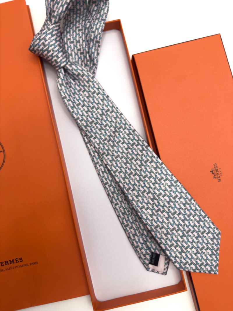 Hermes Pink Boucles en Vrac Silk Tie - Luxury tie - A&A Brand Gallery Egypt