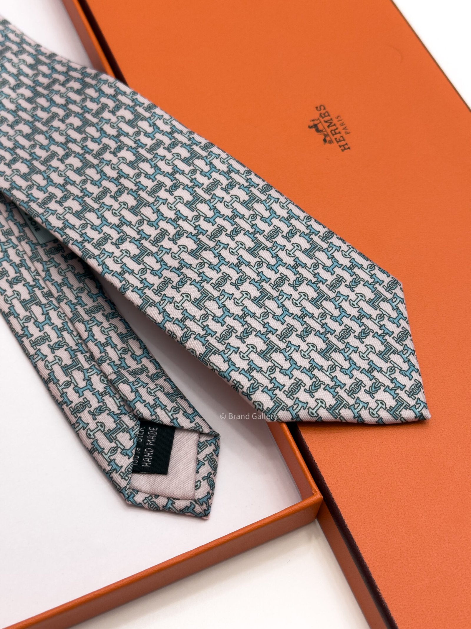 Hermes Pink Boucles en Vrac Silk Tie - Luxury tie - A&A Brand Gallery Egypt