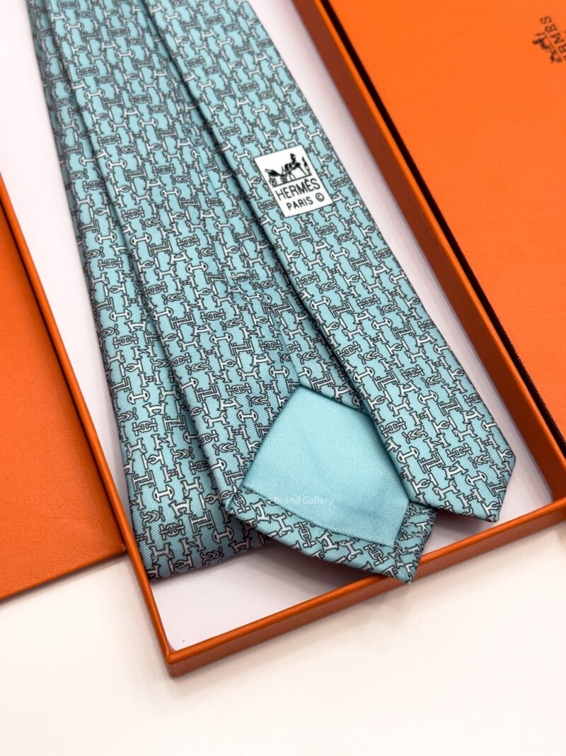 Hermes Sky Gray Boucles en Vrac Silk Tie - Luxury tie - A&A Brand Gallery Egypt