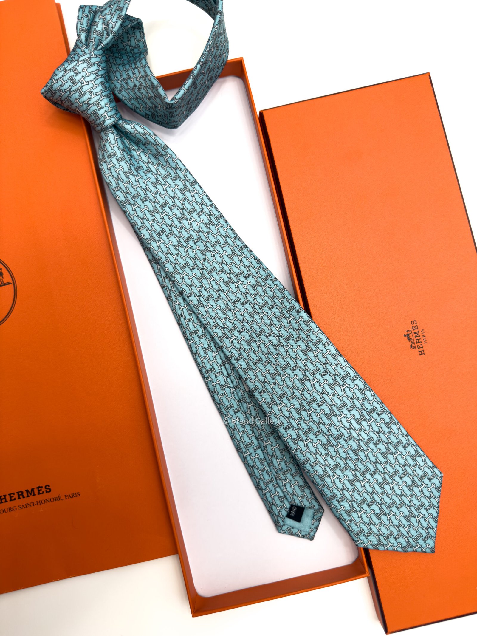 Hermes Sky Gray Boucles en Vrac Silk Tie - Luxury tie - A&A Brand Gallery Egypt
