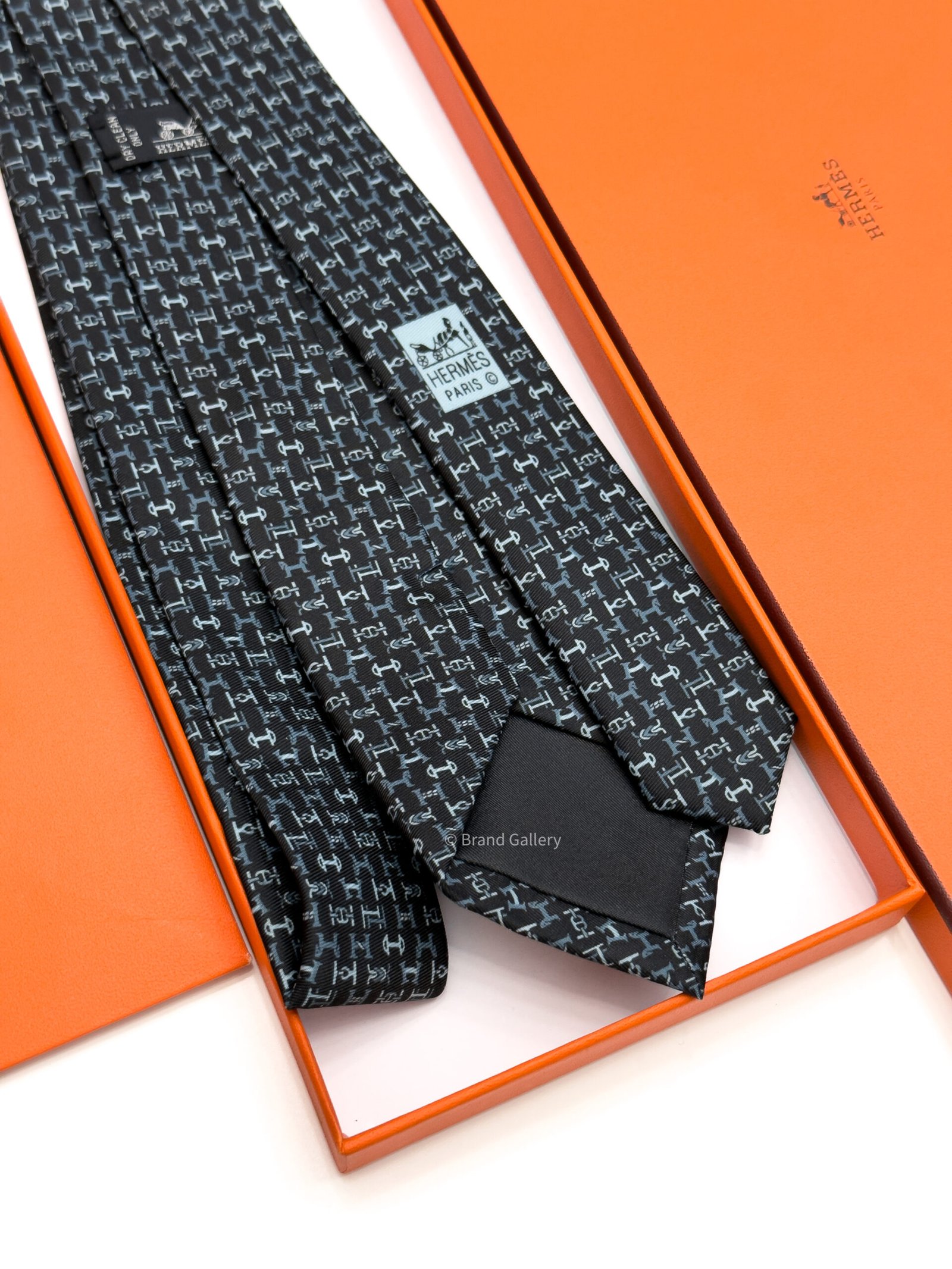 Hermes Black Boucles en Vrac Silk Tie - Luxury tie - A&A Brand Gallery Egypt
