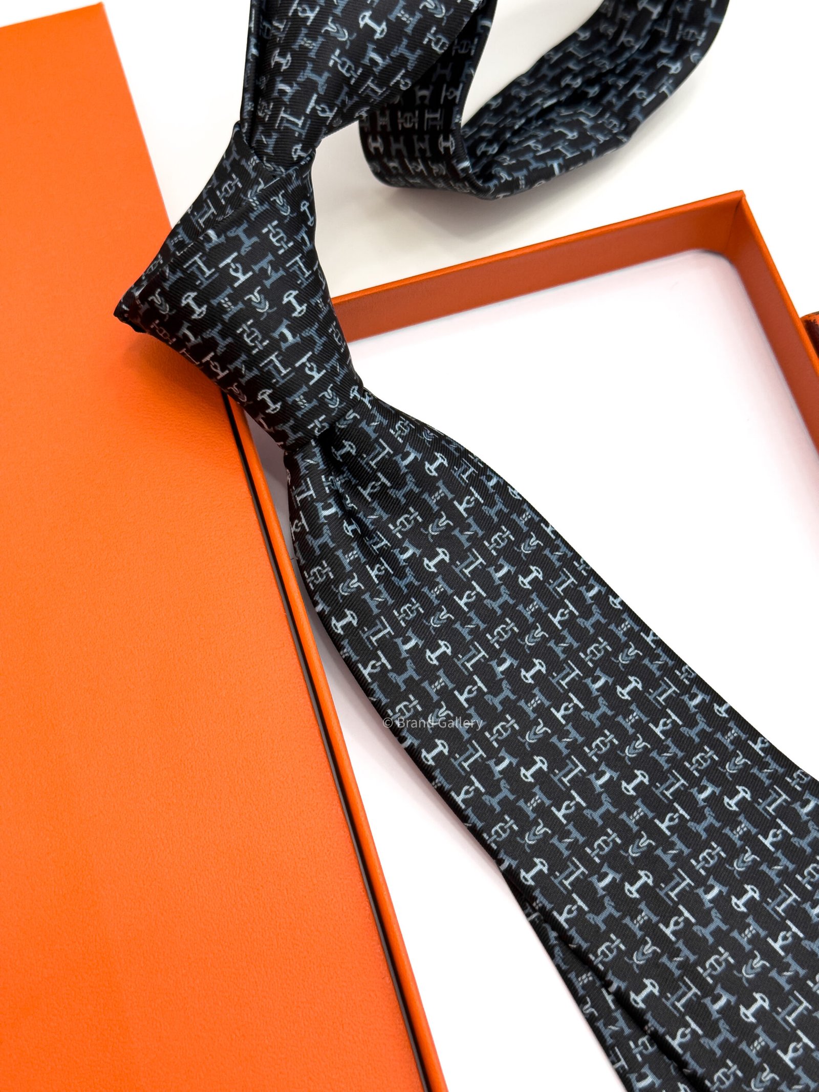 Hermes Black Boucles en Vrac Silk Tie - Luxury tie - A&A Brand Gallery Egypt